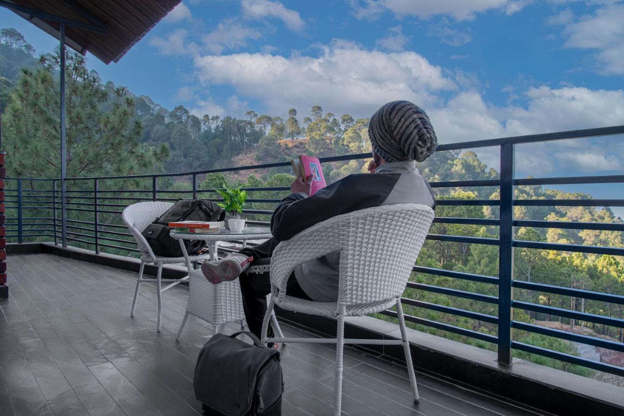 The Hillcrest Paradise Kasauli Exterior photo