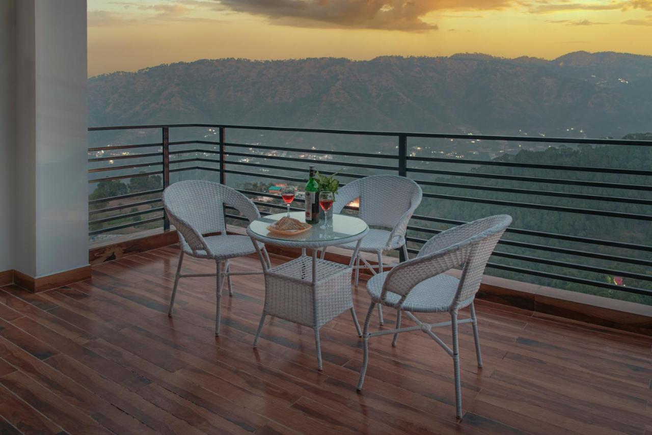 The Hillcrest Paradise Kasauli Exterior photo